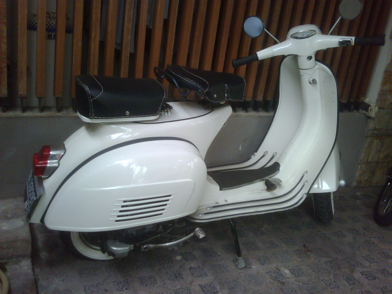 Vespa Super Modif Klasik
