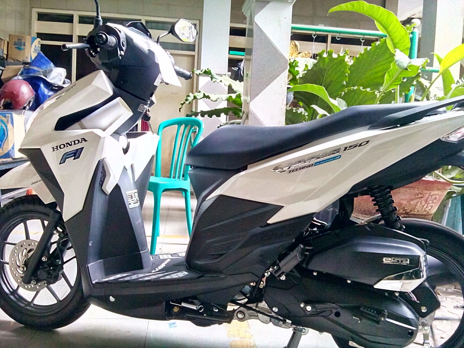 Honda Vario 150 Terbaru 2021 Warna Putih
