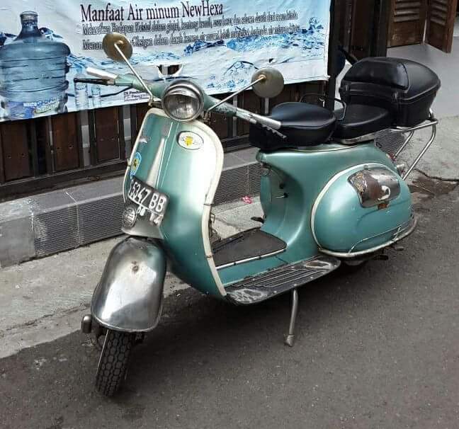 Pajak Vespa Tua
