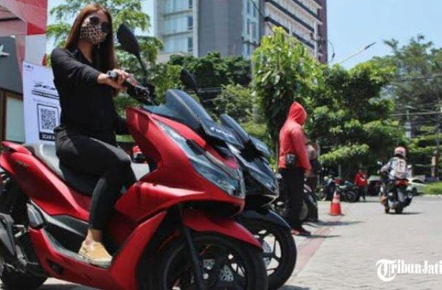 Apakah Honda Pcx Cocok Untuk Perempuan
