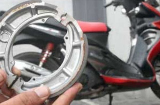 Cara Mengganti Kampas Rem Belakang Scoopy
