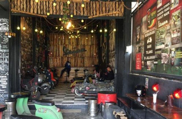 Vespa Cafe

