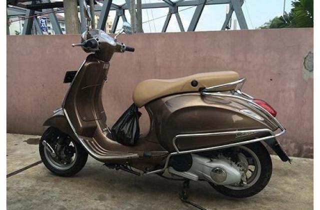 Vespa Coklat
