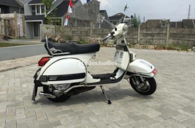 Vespa Px Putih
