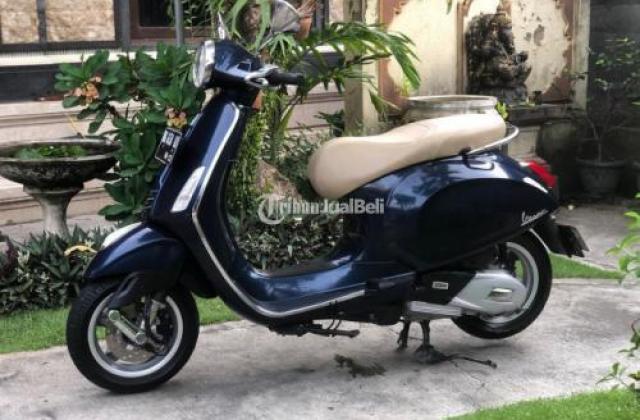 Vespa Primavera Blue
