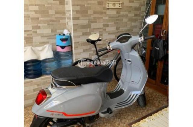 Vespa Sprint S Grey
