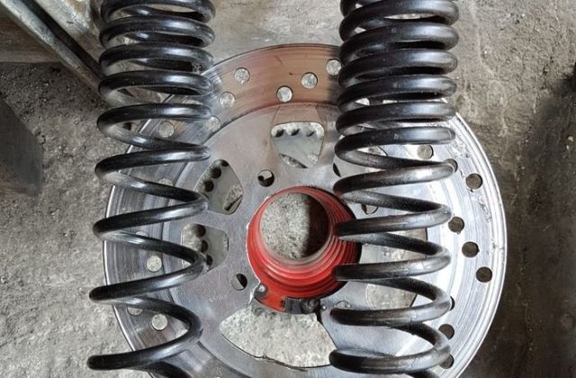 Cara Memperbaiki Shock Belakang Motor Yang Keras
