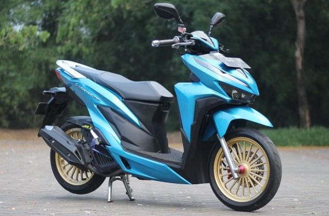 Honda Vario 150 Silver

