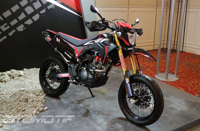 Klx Vs Crf Supermoto
