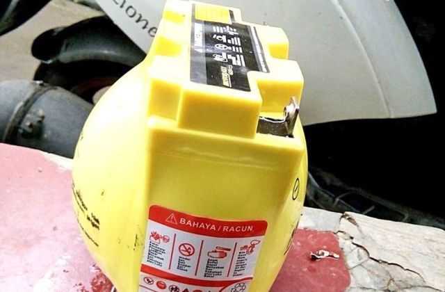 Penyebab Aki Motor Kembung
