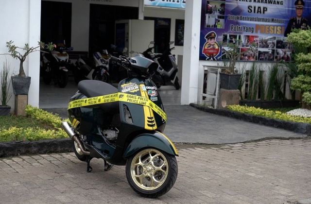 Vespa Balap Liar
