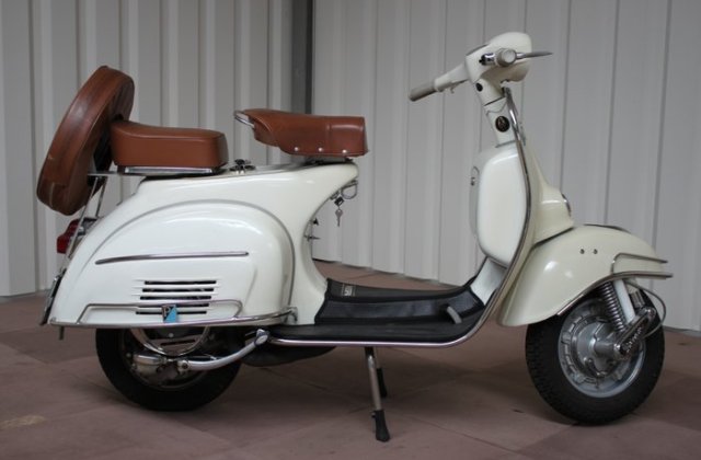 Vespa Super 150
