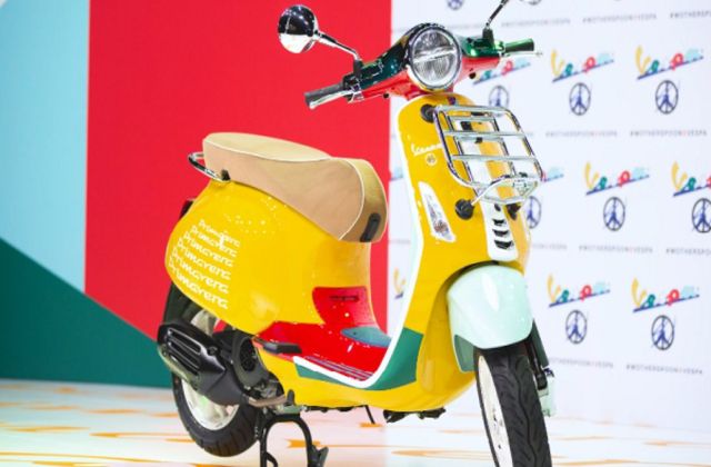 Vespa Matic Primavera Sean Wotherspoon
