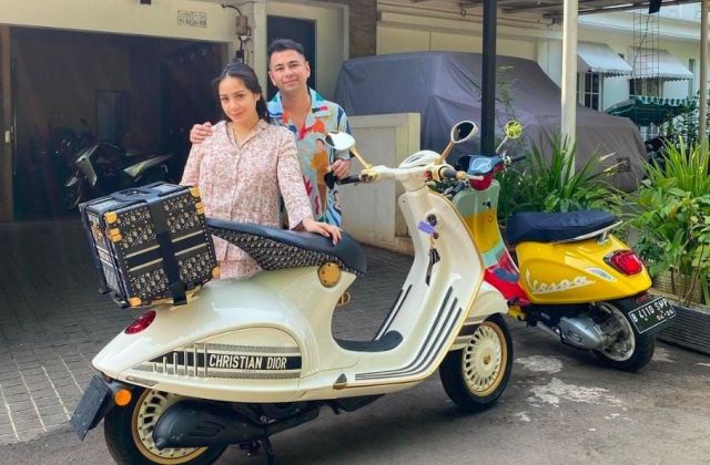 Harga Vespa Yang Dibeli Nagita Slavina
