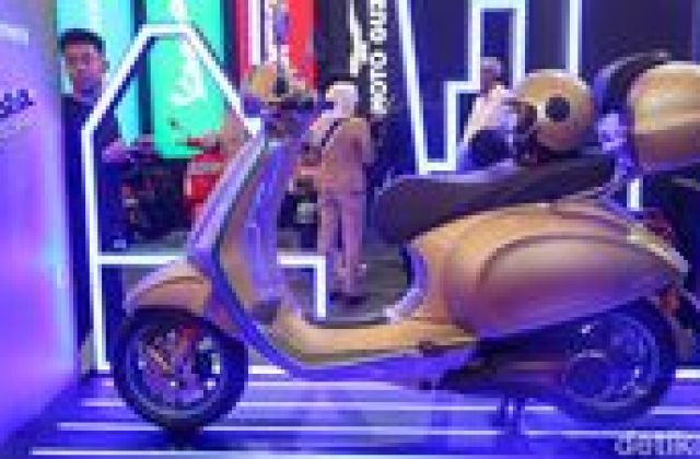 Purple Vespa
