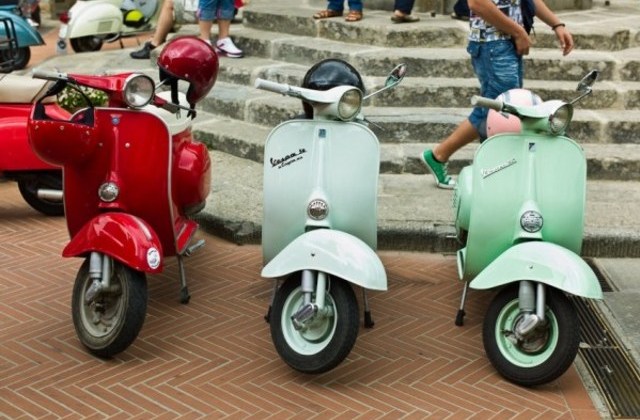 Cara Mengendarai Vespa
