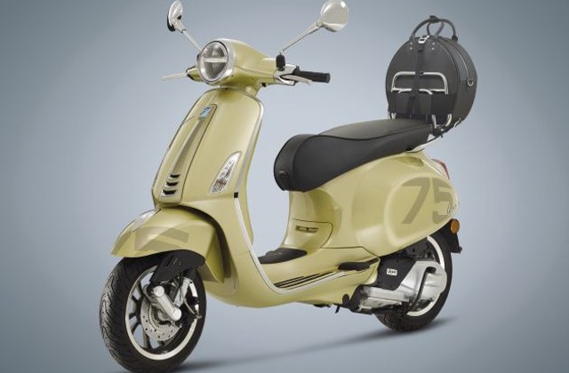 Vespa Anniversary 75
