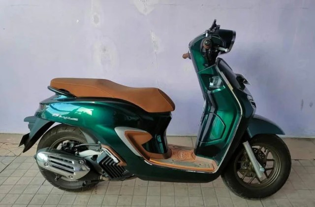 Penampakan Vespa Matic Green

