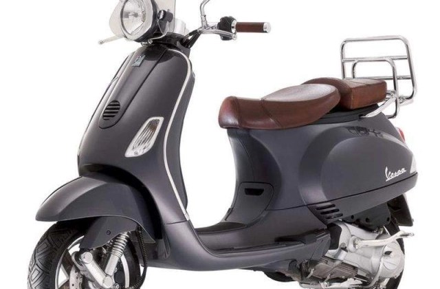 Harga Vespa Matic Hitam

