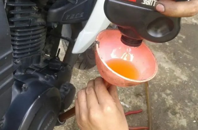 Berapa Lama Ganti Oli Mesin Motor 2 Tak
