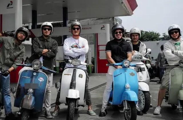 Vespa Touring Style
