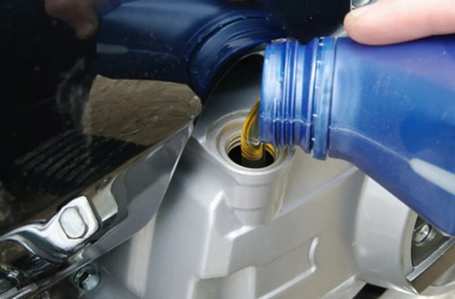 Apakah Ganti Oli Motor Harus Setiap Bulan

