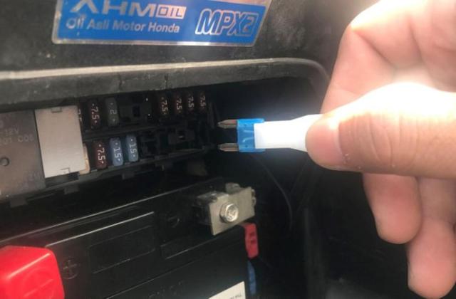 Ciri Ciri Sekring Motor Putus
