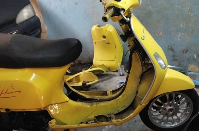 Repaint Vespa Matic
