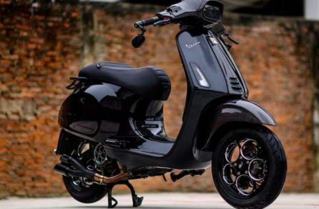 Vespa Metallic Grey
