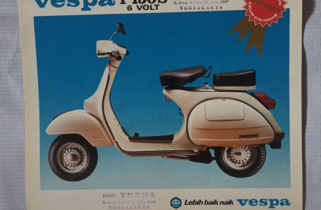 Vespa P150s
