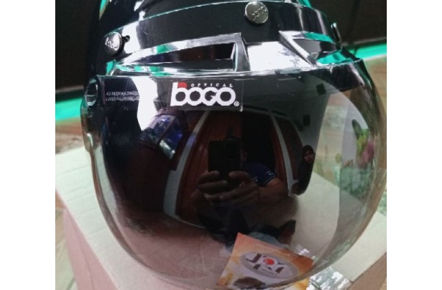 Helm Bawaan Vespa
