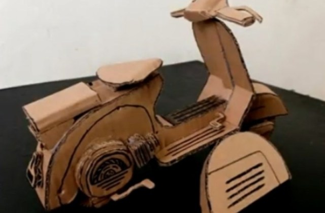 Vespa Dari Kardus
