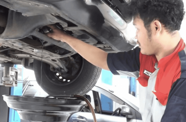 Biaya Perbaikan Oli Mesin Motor Rembes
