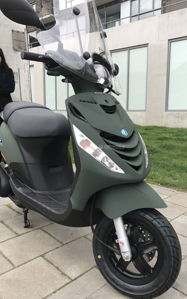 Vespa Zip 100 Indonesia
