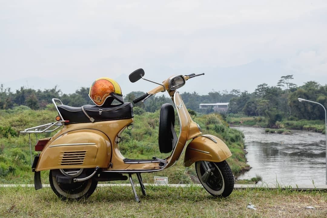 Vespa Gold
