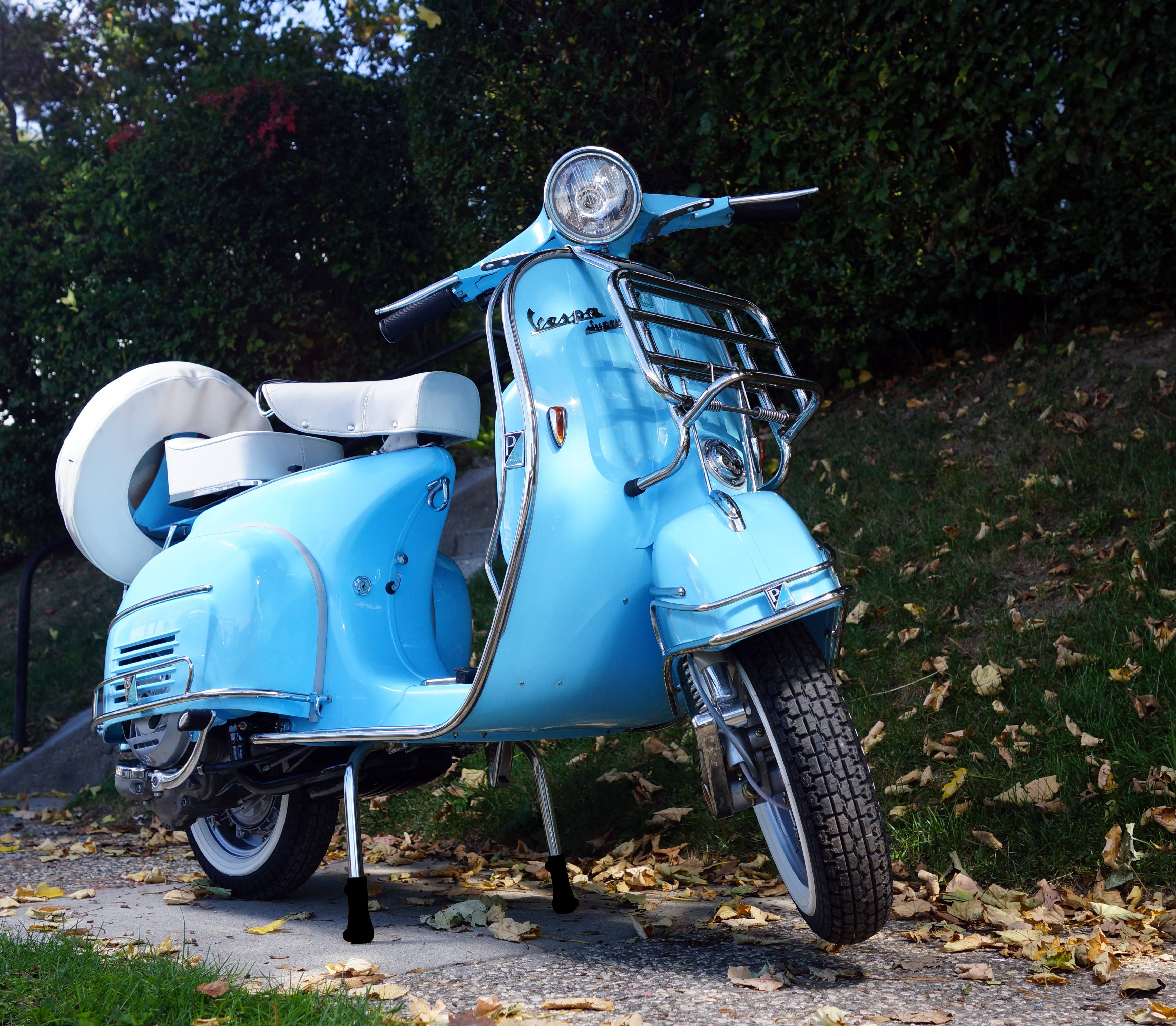 Vespa Super

