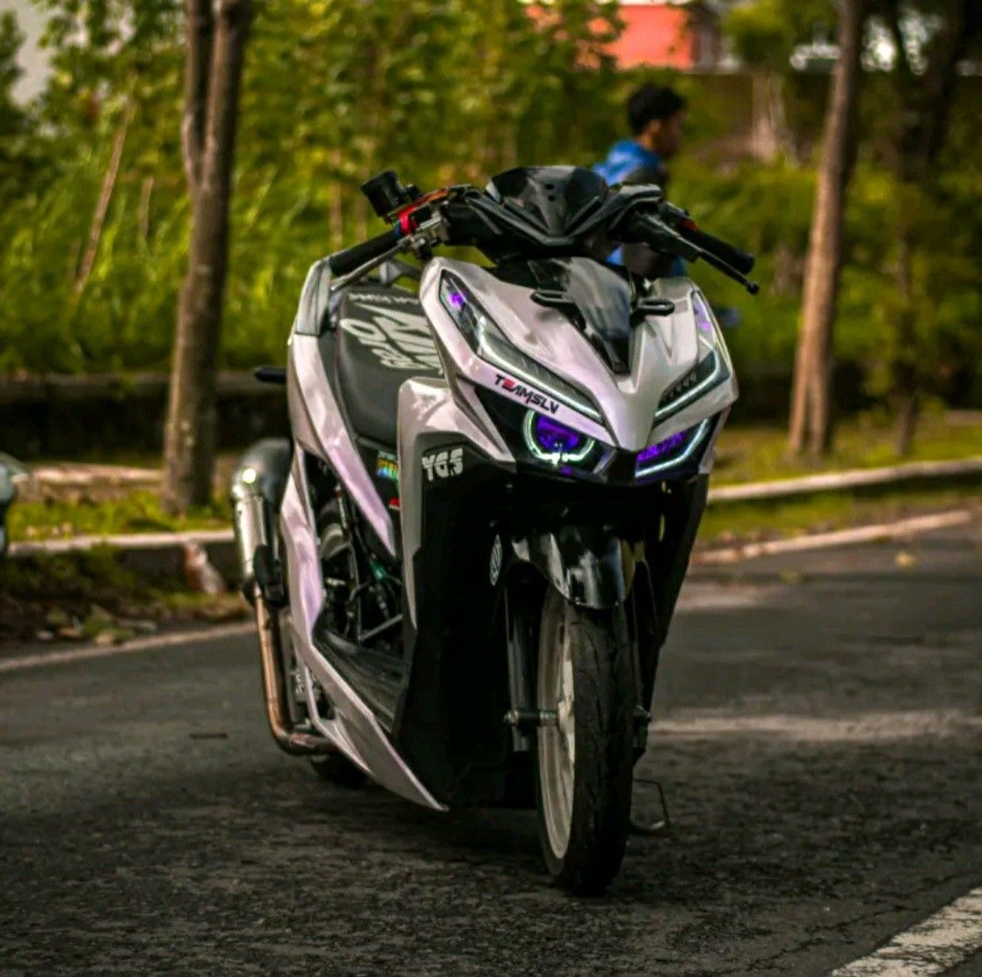 Wallpaper Honda Vario 150
