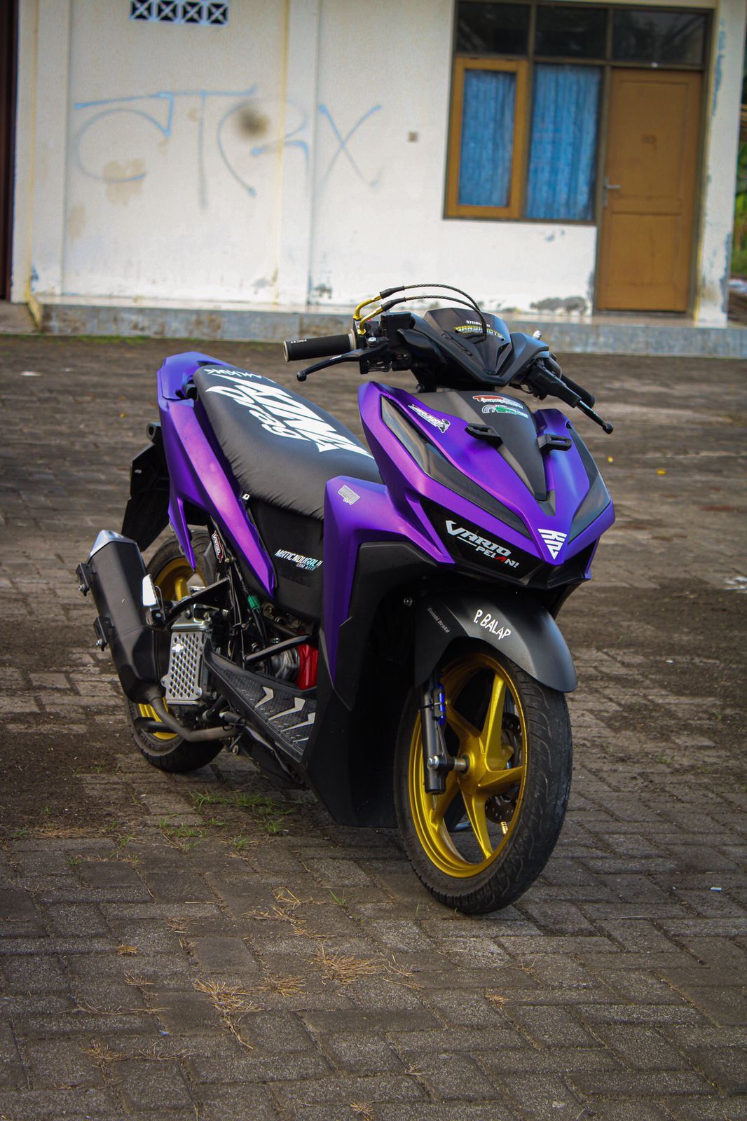 Modifikasi Vario 150 Warna Ungu
