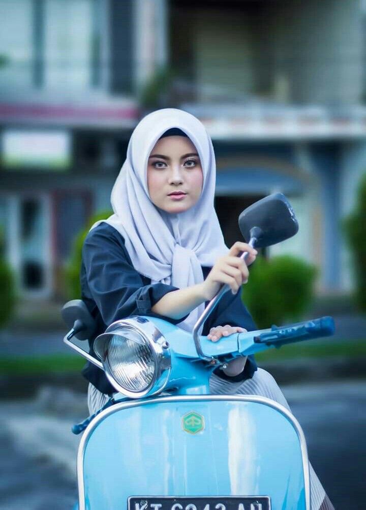 Vespa Wanita
