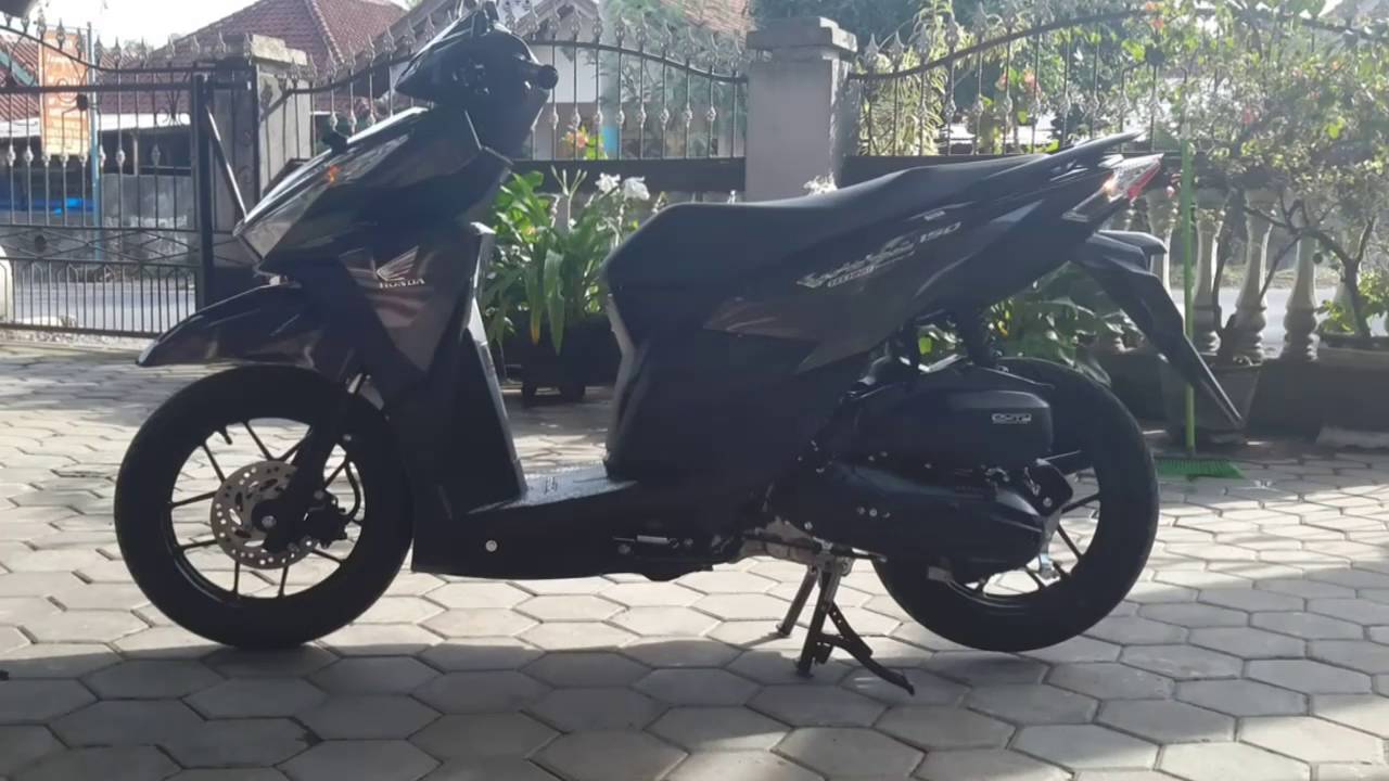 Honda Vario 150 Exclusive Black Metallic
