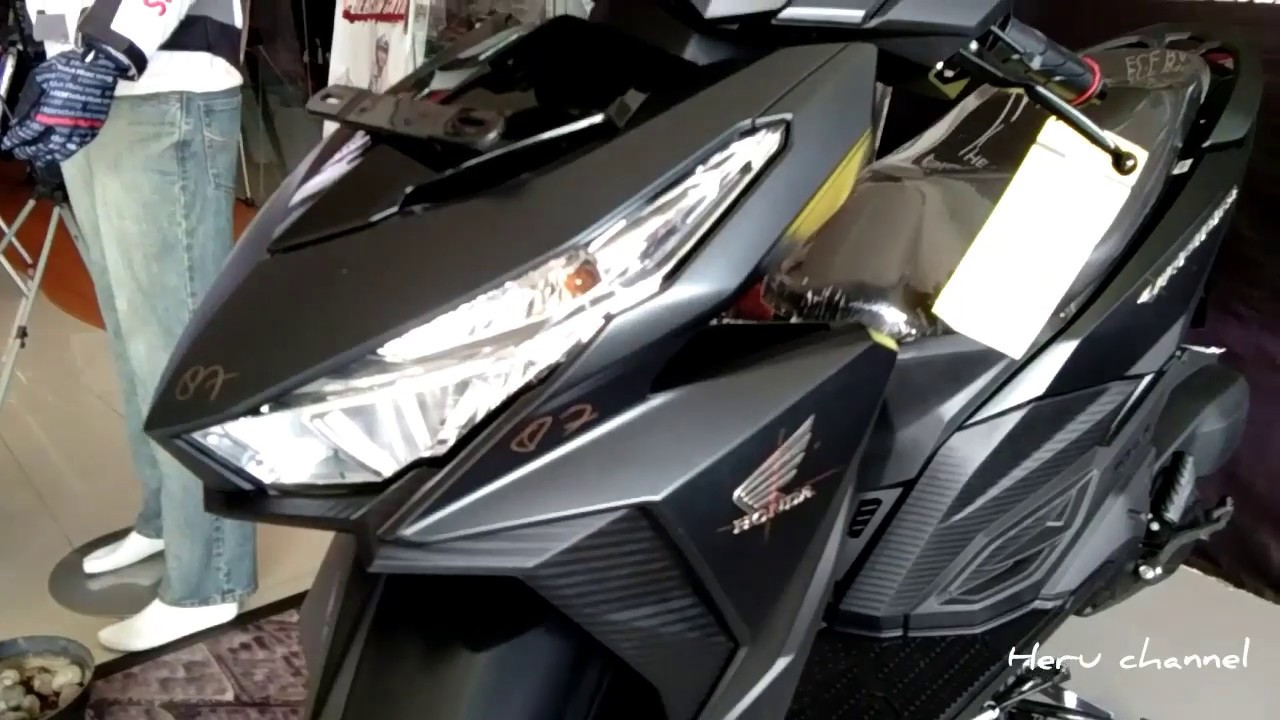 Honda Vario 150 Exclusive Matte Black
