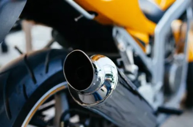 Knalpot Motor Nembak Saat Lepas Gas
