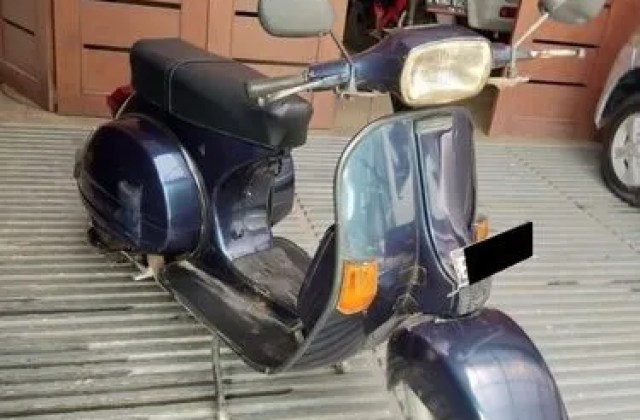 Vespa Px Warna Biru
