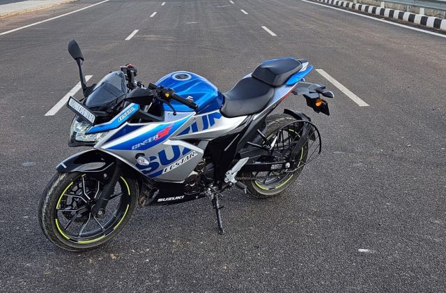 Head Lamp Pada Suzuki Gixxer Sf 250
