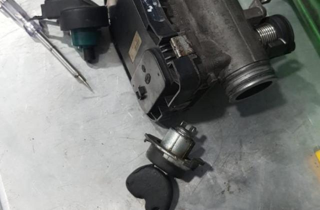 Ecu Gendong Vespa
