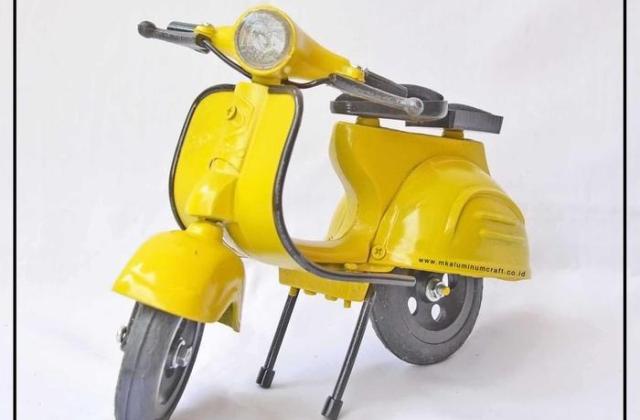 Warna Warna Vespa Klasik
