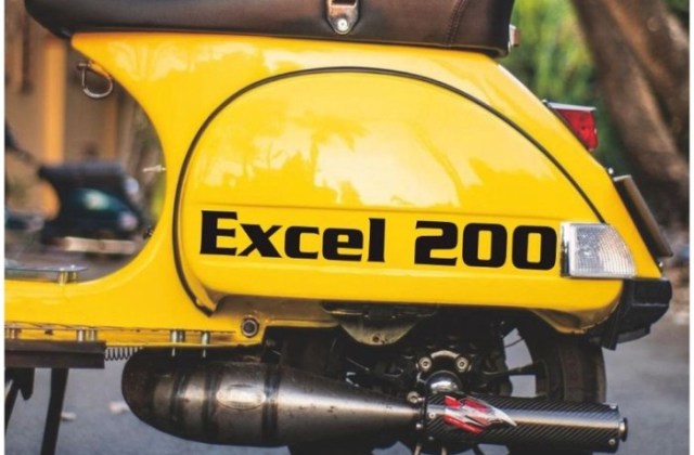 Vespa Px Kuning
