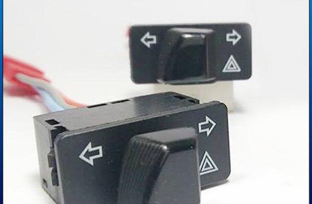 Tombol Lampu Sein Motor
