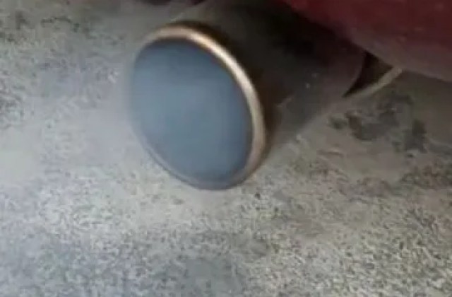 Oli Keluar Dari Knalpot
