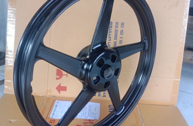 Motor Hitam Velg Warna Apa
